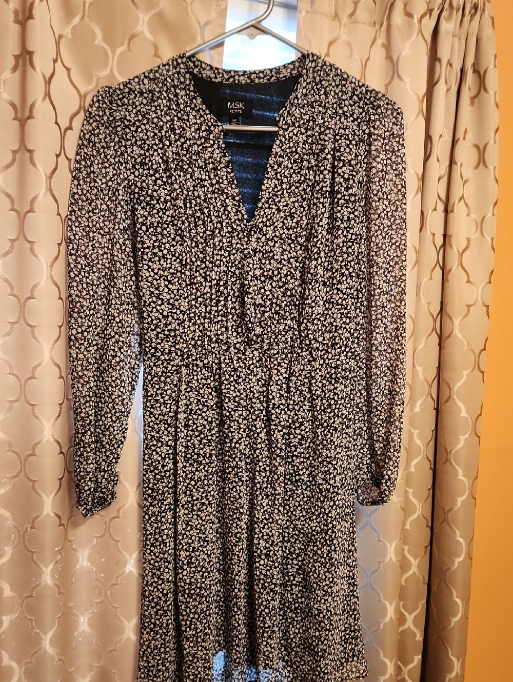 MSK Black and White Floral Long-Sleeve Midi Dress with V-Neck